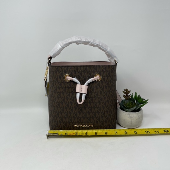 Michael Kors Suri Small Bucket Bag - Picture 2 of 11